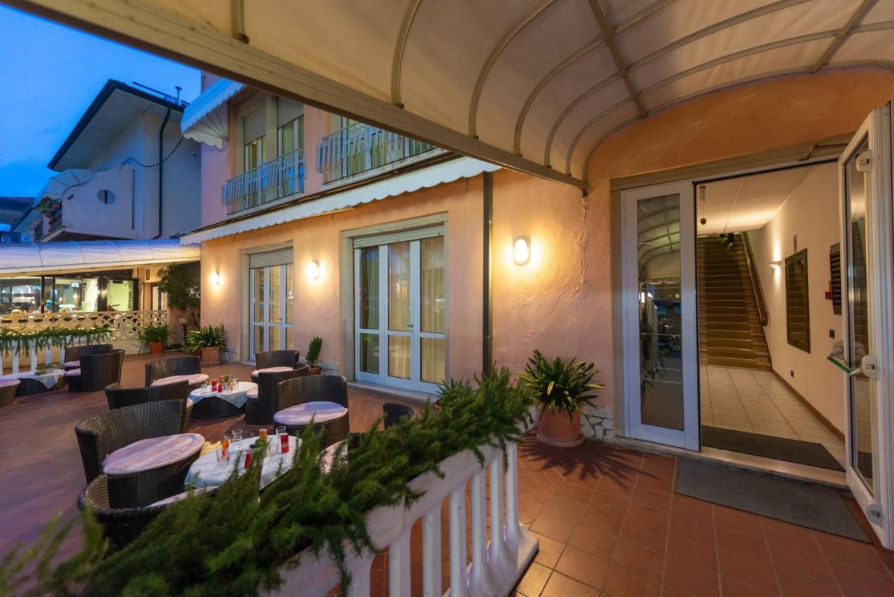 Hotel Sirena Lido di Camaiore Eksteriør bilde